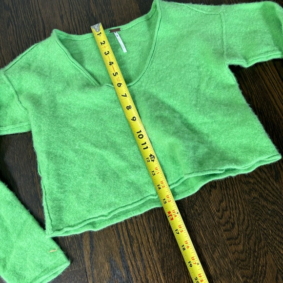 Free People Top Green Cashmere Knit V Neck Pullover Sweater Women’s Small Petite - Picture 4 of 6